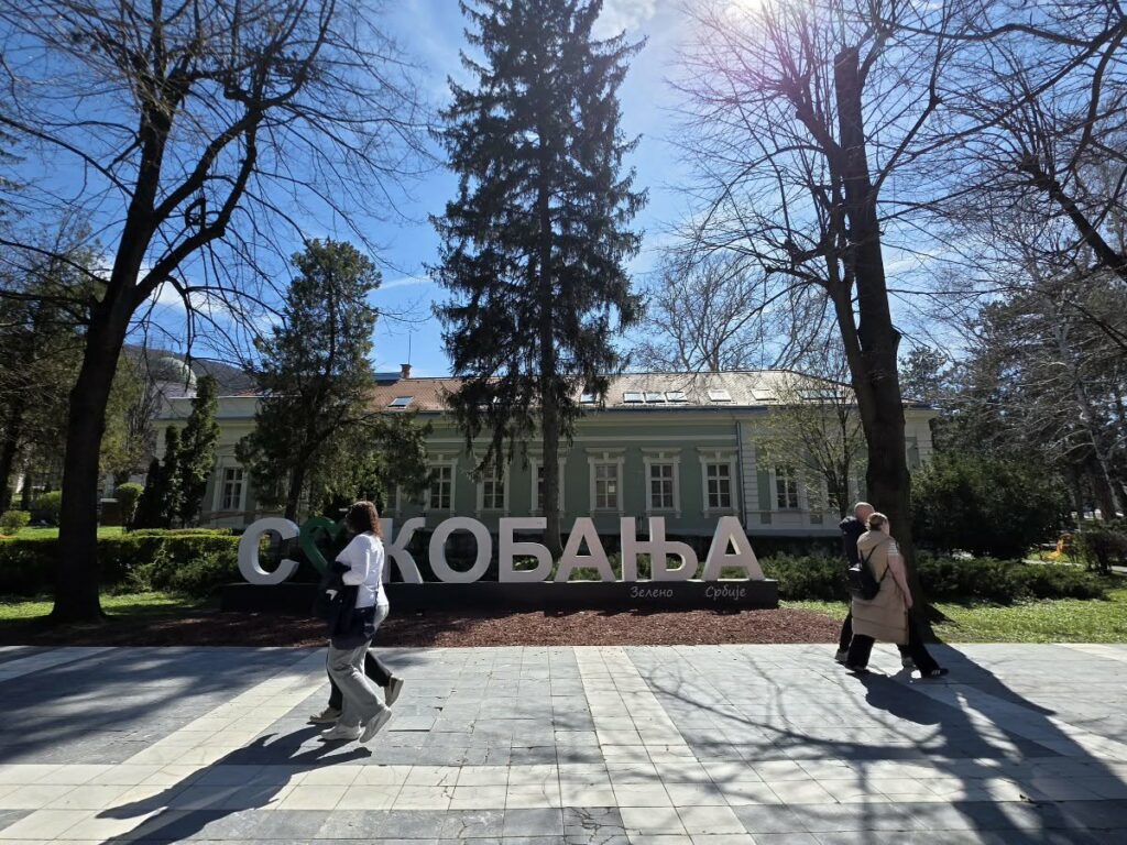 Mala škola na promenadi
